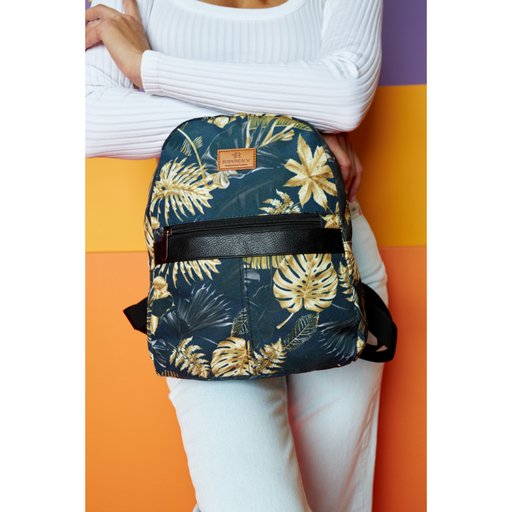 Tágas női városi hátizsák divatos mintában