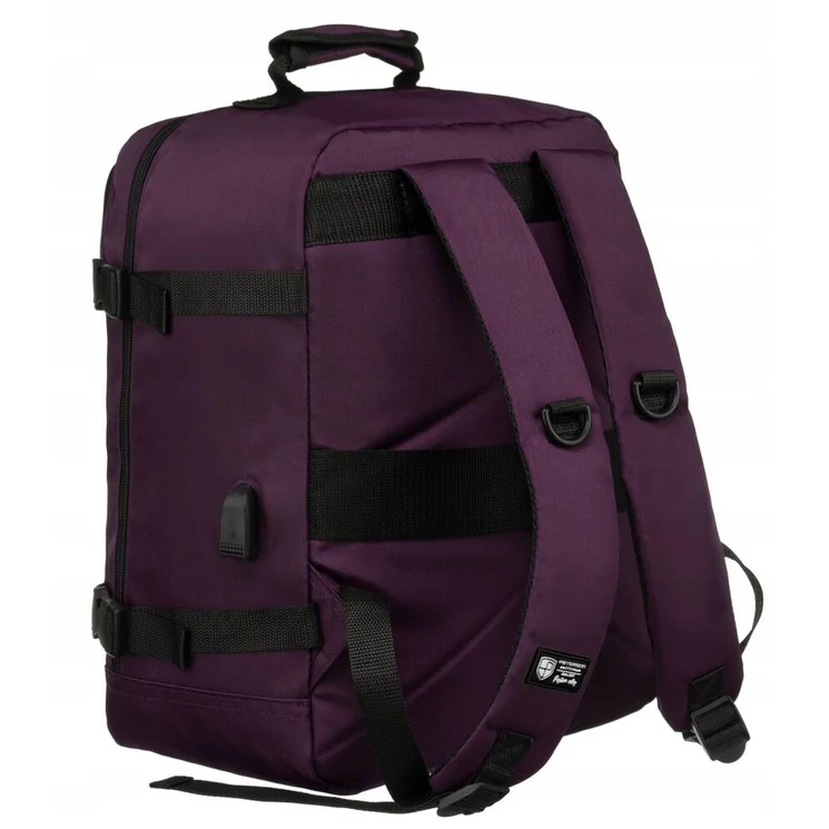 Peterson 3- Funkciós Tágas Utazó Hátizsák, WizzAir méretű 40x30x20cm, USB csatlakozóval