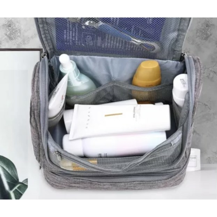 Felakaszható kozmetikai táska