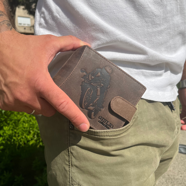 Motoros bivalybőr férfi pénztárca díszdobozban RFID rendszerrel