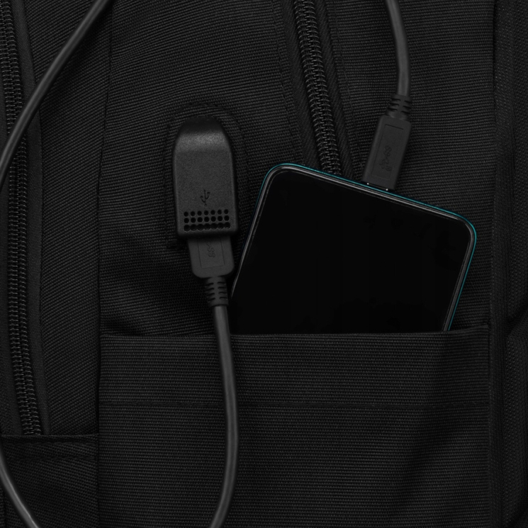 Sokzsebes hátizsák USB töltővel Peterson-Amsterdam