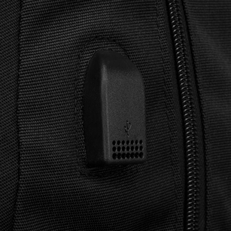 Sokzsebes hátizsák USB töltővel Peterson-Amsterdam