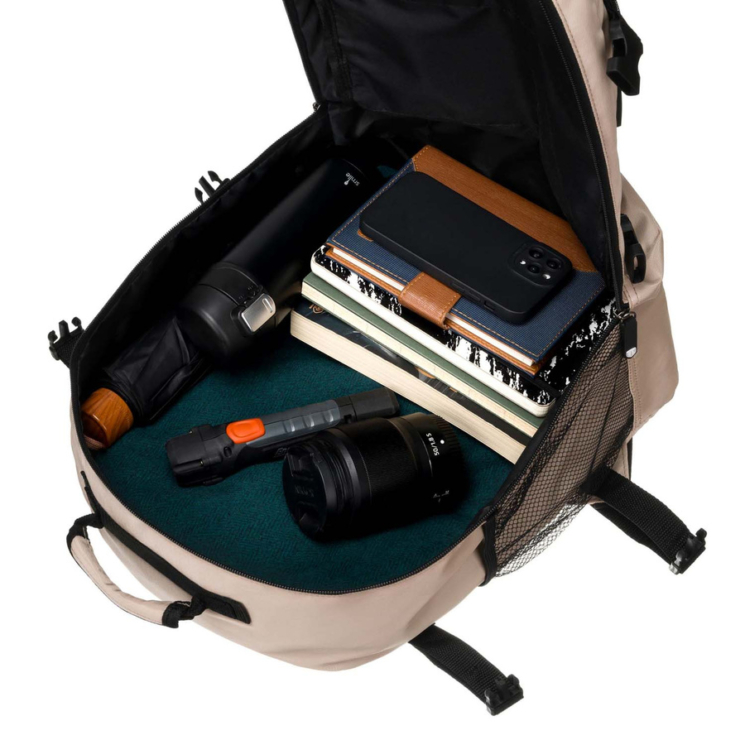 Peterson 3- Funkciós Tágas Utazó Hátizsák, WizzAir méretű 40x30x20cm, USB csatlakozóval