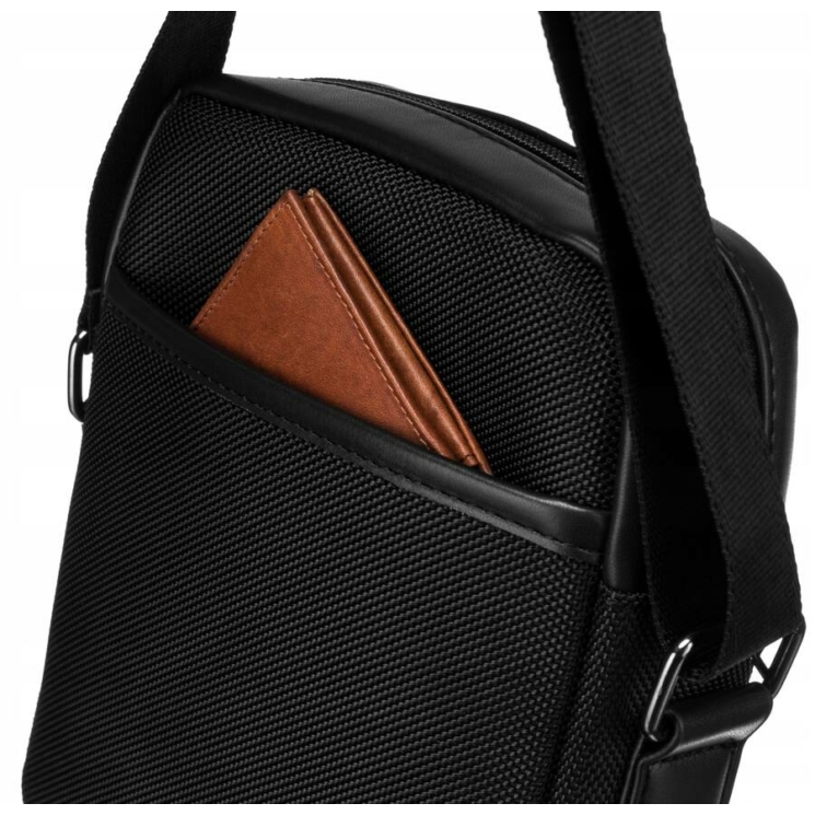 Stílusos férfi oldaltáska fekete színben