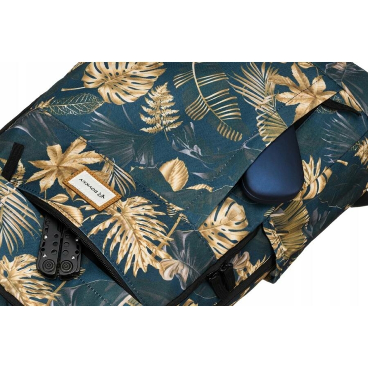 Sokzsebes Női hátizsák divatos mintában