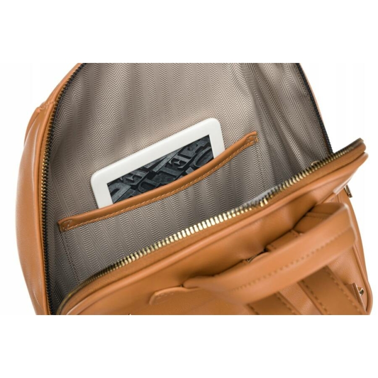 Divatos női hátizsák camel színben