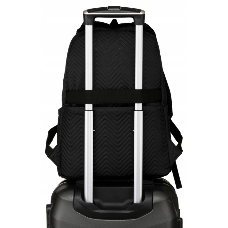 Városi hátizsák légáteresztő hátrésszel Fekete színben