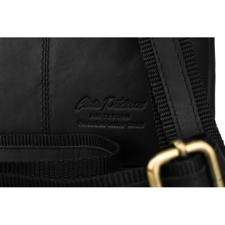 Valódi Bőr Peterson Férfi Oldaltáska fekete színben