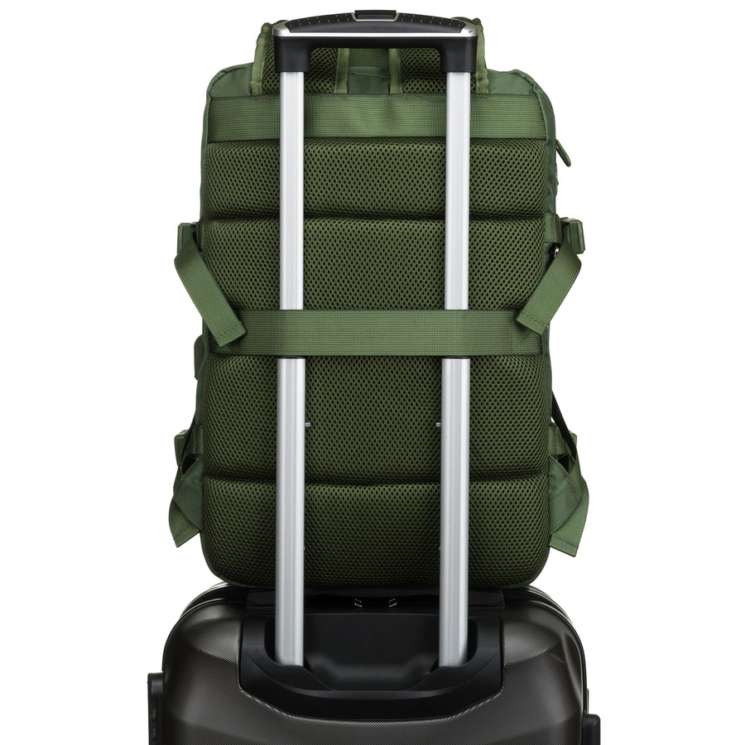 Peterson extrabővíthető zöld színű hátizsák kézipoggyász méretben 40 x 30 x 20 cm