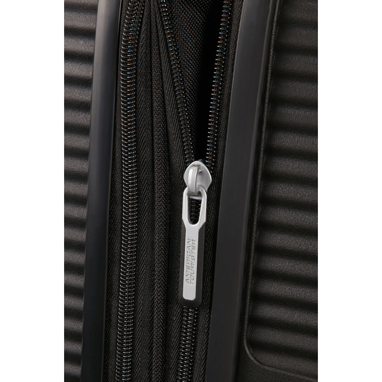 American Tourister Soundbox bővíthető Spinner bőrönd 77