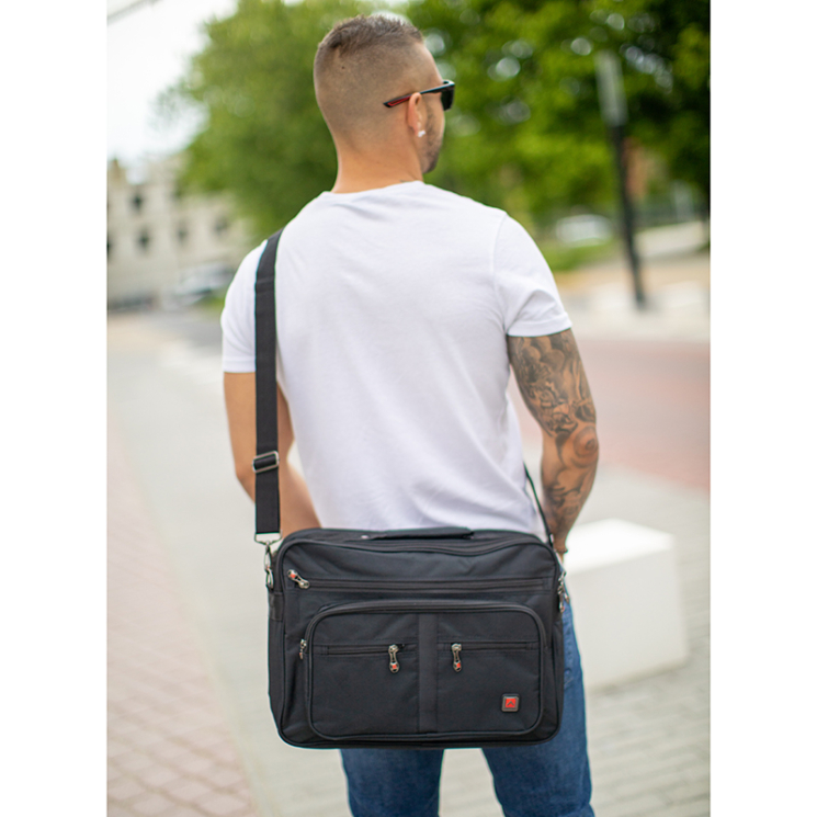 AdventureR Férfi válltáska Fekete színben AT501-black
