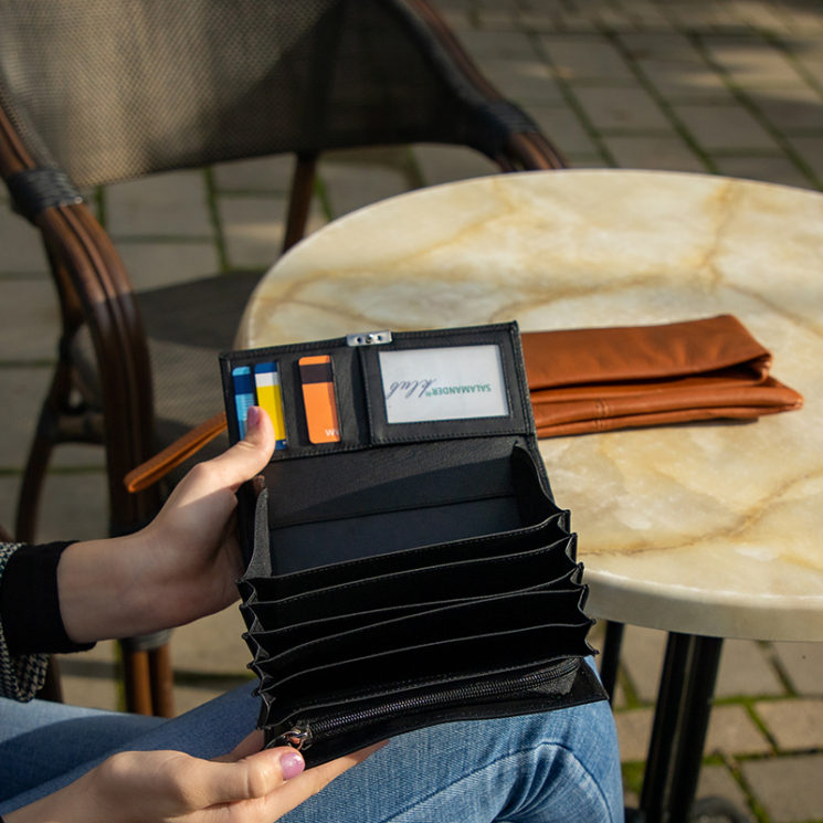 Pincér pénztárca és tartó fekete színben