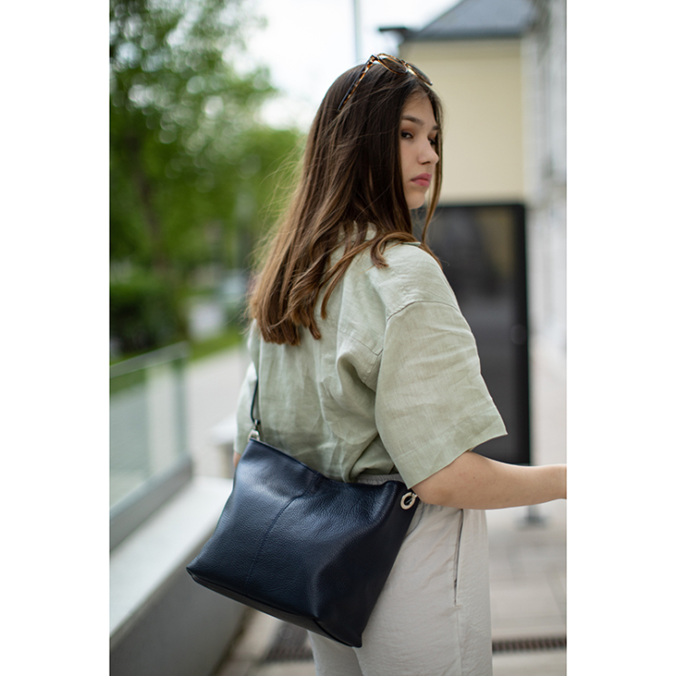 Valódi bőr női táska fekete színben