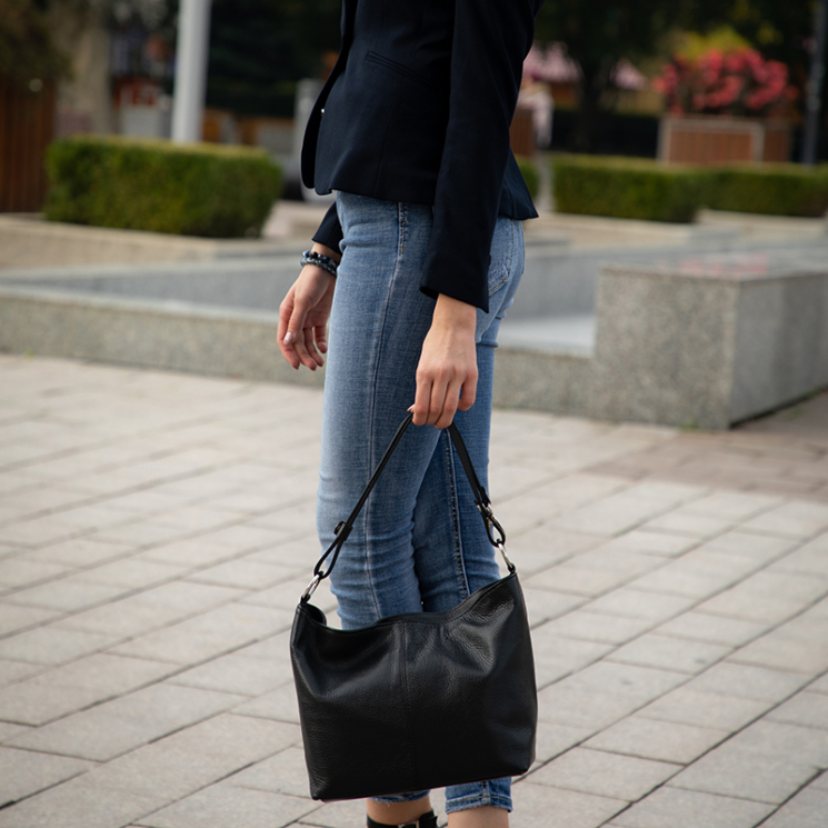 Valódi bőr női táska fekete színben