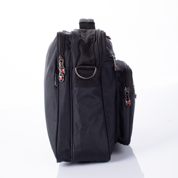 AdventureR Férfi válltáska Fekete színben AT501-black