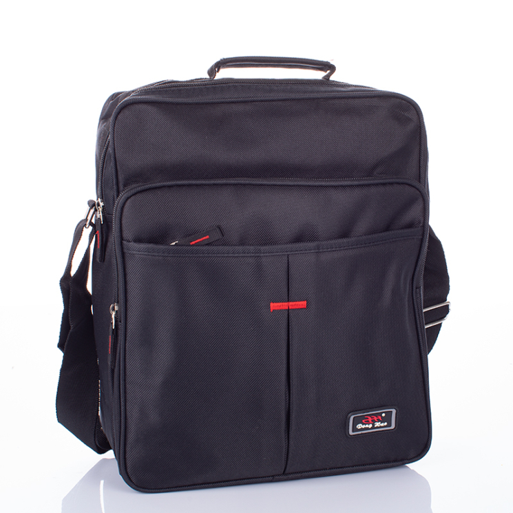 Fekete férfi kézi és válltáska