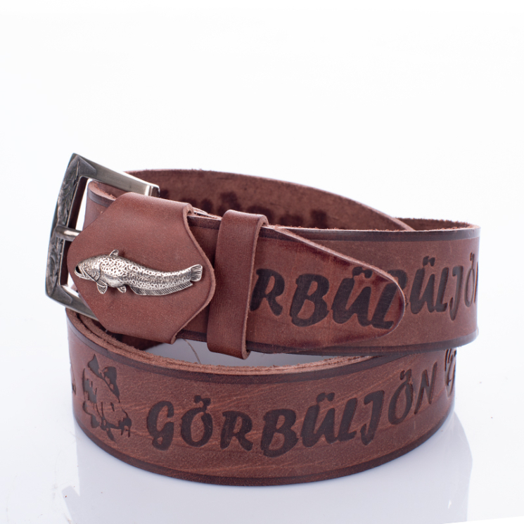 Horgász öv harcsa mintával barna színben 