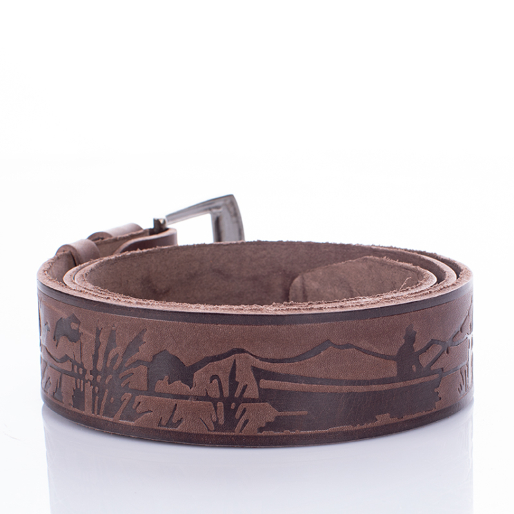 Horgász öv ponty mintával sötétbarna színben 90 cm