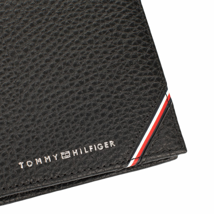 Tommy Hilfiger valódi bőr férfi pénztárca TOMMY HILFIGER AM0AM07819 RFID rendszerrel