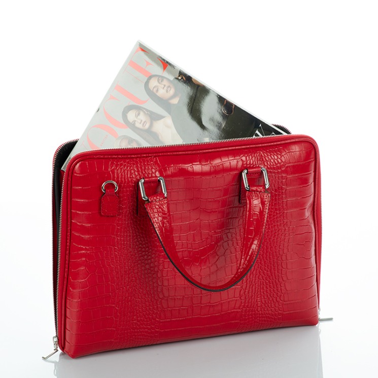 Laptoptartós Valódi bőr üzleti táska fekete színben*