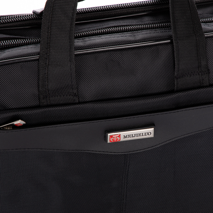 Fekete üzleti táska laptoptartóval 3181