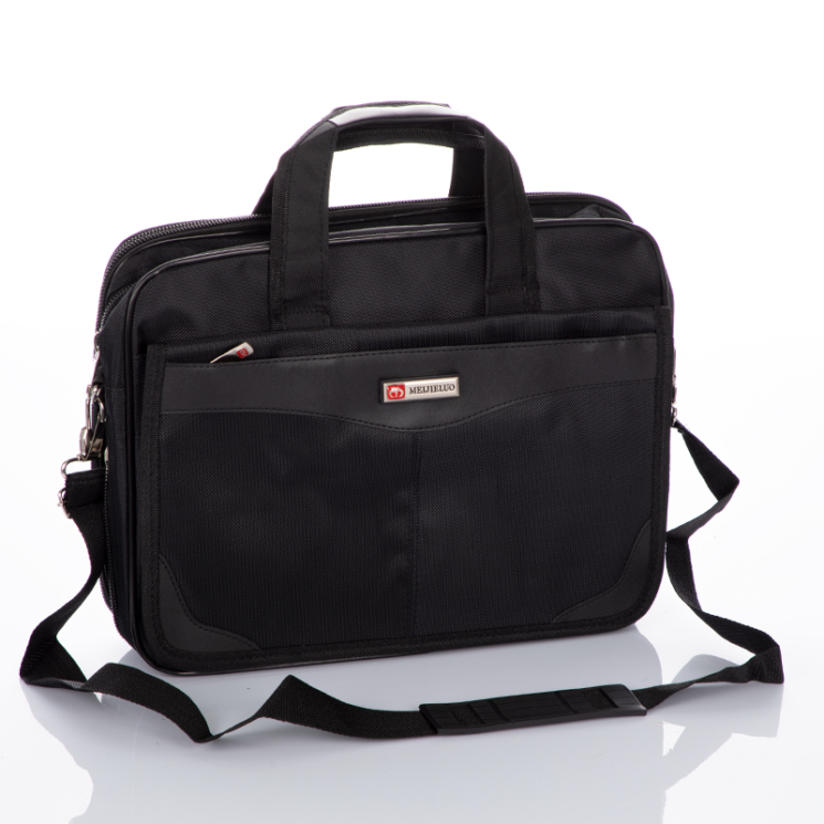 Fekete üzleti táska laptoptartóval 3181